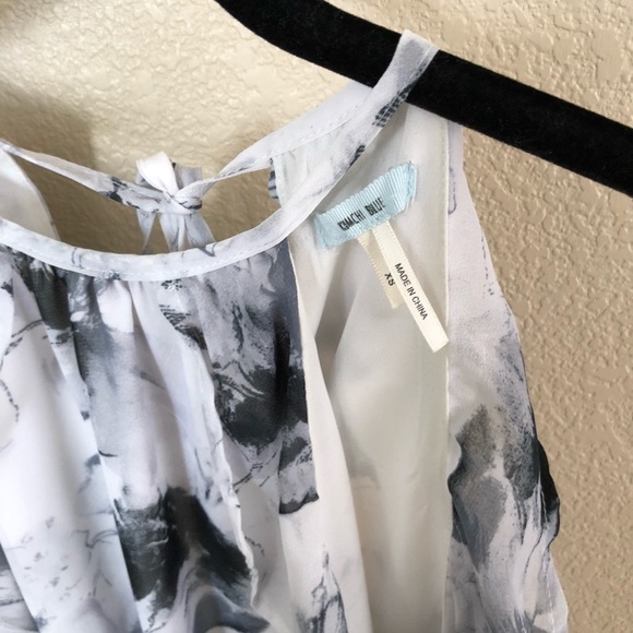 Urban Outfitters cold shoulder ruffle shift dress - Picture 3 of 5